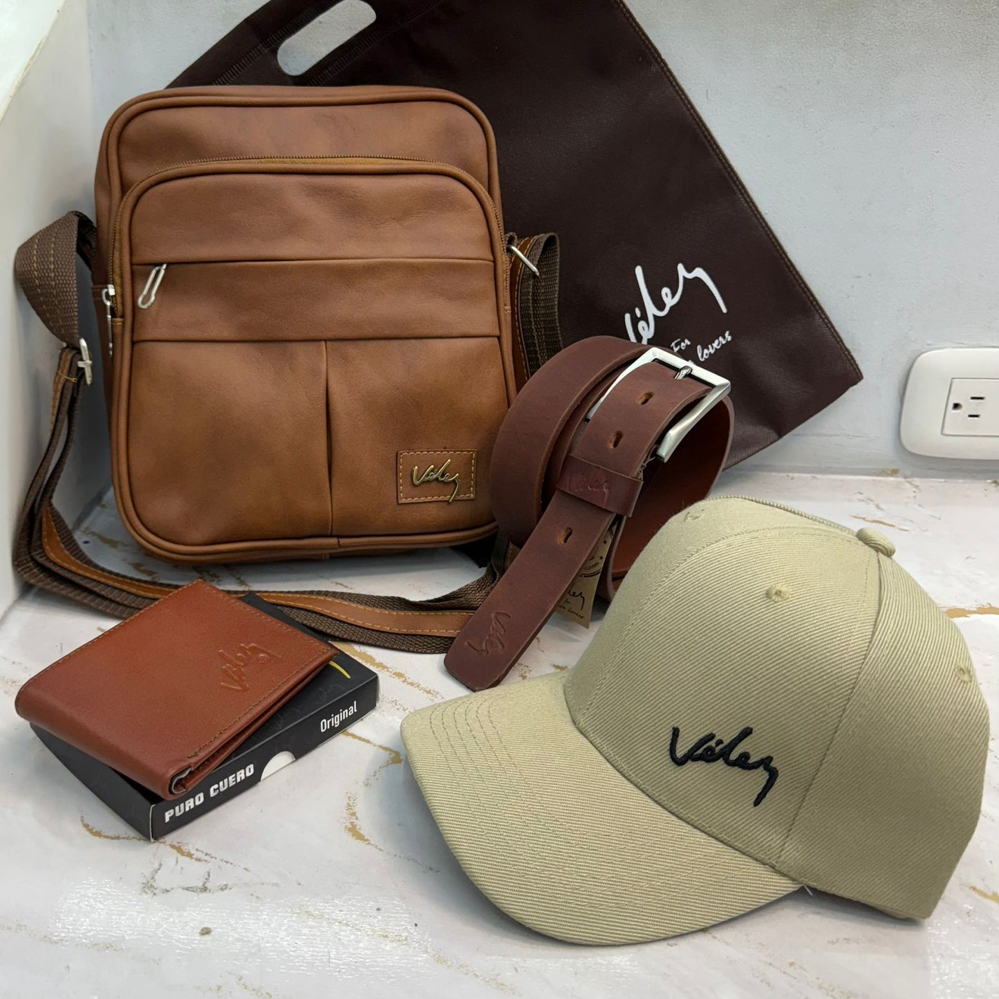 TRIO VELEZ LARRY + GORRA